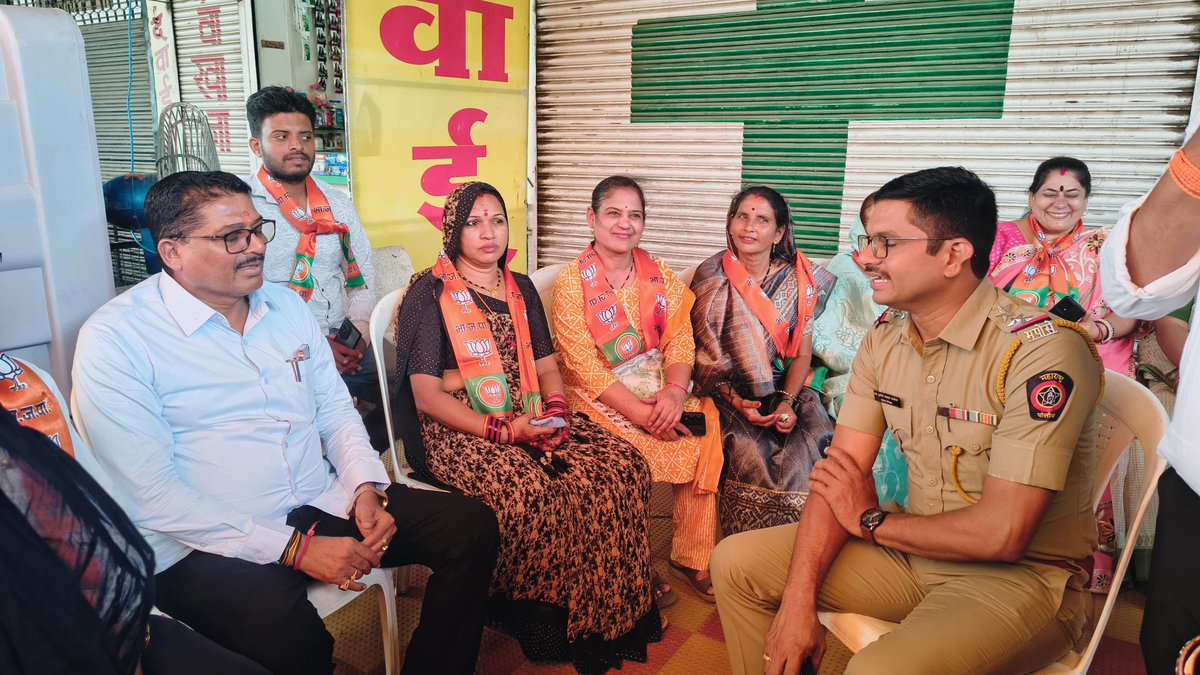 SVKohale's tweet photo. नागपूर शहर मंत्री श्री. विनय कडू, व्यापारी आघाडी अध्यक्ष (झिंगाबाई टाकळी मंडळ) श्री. बंटी दीक्षित, श्री. सागर घाटोळे, श्री. ज्ञानेश्वर ससनकर, श्री. योगेश खोजरे, सौ. रजनी पांडे, तसेच भारतीय जनता पार्टीचे पदाधिकारी, वैद्यकीय तज्ज्ञ, डॉक्टर आणि मोठ्या संख्येने नागरिक उपस्थित होते. https://t.co/7JME4k1mCQ