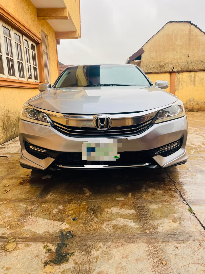 PELSAUTOS's tweet photo. Registered 2016 Honda Accord sports 
Still in toks standard 
Sweet Alloy rim
Clean interior and exterior 
accident free
12,500,000
IBADAN
07032328559 https://t.co/S66PIaDQrJ