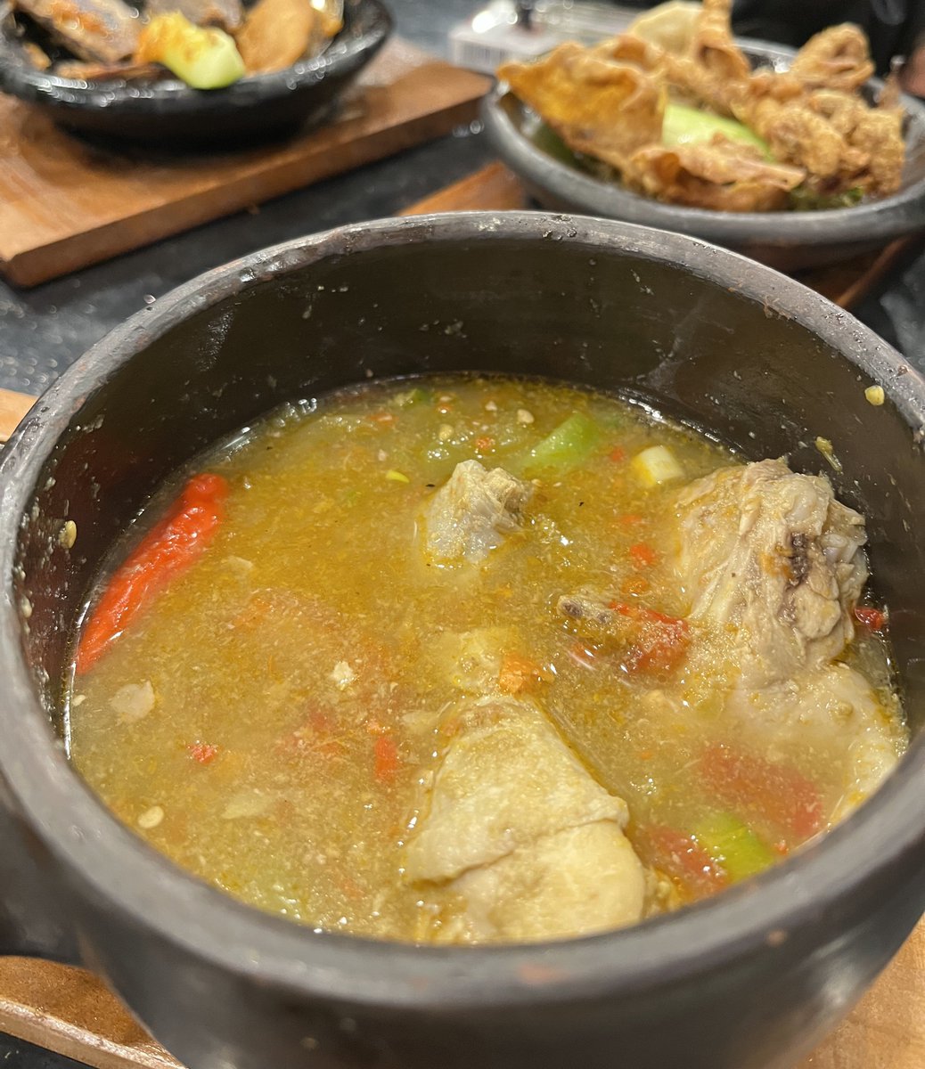 shasa_yotizsa's tweet photo. Garang asam di sambal bakar iben seger banget ya https://t.co/7SqSxKRPMP