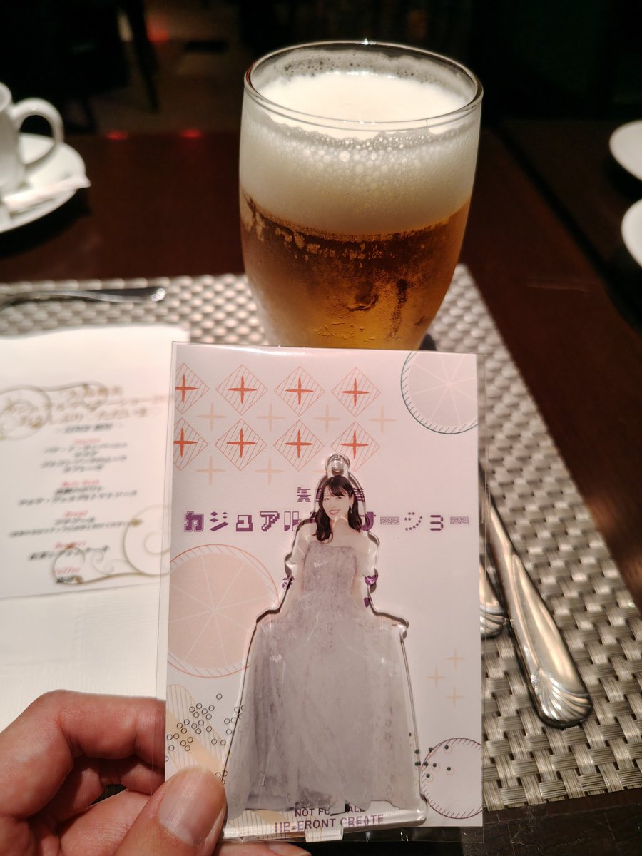 WelcometotheFUN's tweet photo. いやー、やっぱ矢島舞美さんってかっけえし、かわいいし最高でした。℃-uteの曲はもうあの頃の熱量で思い出すし、最後2ショットチェキ撮って頂いて。本当に天国にいるみたいな凄い幸せな時間でした。いやーヤバいすね。 https://t.co/mSyyan9KKw
