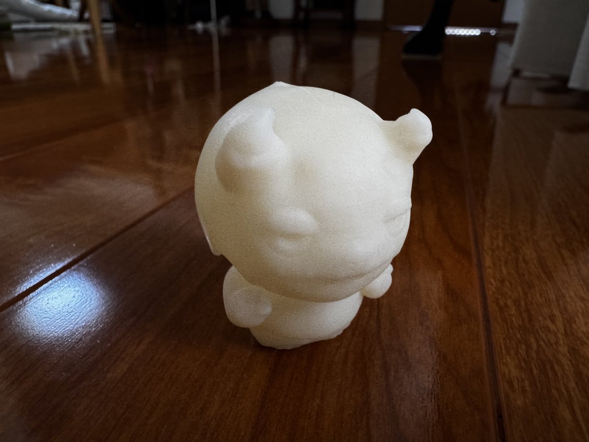10per_'s tweet photo. 3Dプリンターで出力してみました。

指人形サイズを目指して、小さく出したから、ディテールが...

ワンフェスには、一個大きいの作ってみます！

#アートトイ　#ワンフェス  #3dプリンター　#フィギュア https://t.co/haUwZmMkWD