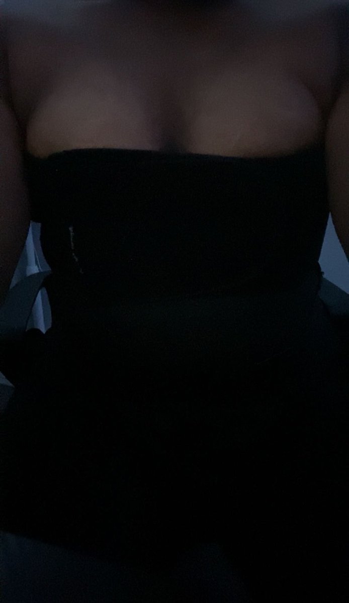 mjgnnt's tweet photo. I luv my femboy chest👁️👅👁️ https://t.co/LEmbYIfGr8
