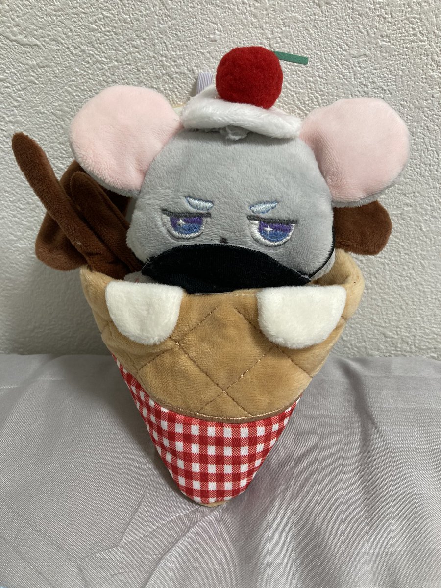 Rukuchu_love's tweet photo. 【るくちゅ様ファッションショー】
その②クレープ

🐹「ﾁﾞｭｯﾁﾞｭｯ…ぢゅ！（ﾌﾑﾌﾑ…寝心地いいなぁ）」
今後寝袋として使わせて頂きます♡

#いざよいるっく https://t.co/dWApwZtQaL