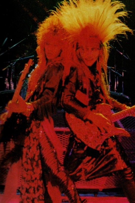 Fuctrack6's tweet photo. TAIJI　🎂
最高のベーシストへ。

ｵﾊﾖｰｺﾞｻﾞｲﾏｽ https://t.co/0ynghPPKCT