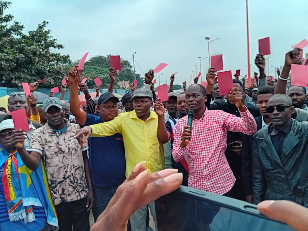 KamwangaSo64740's tweet photo. #rdc-#plateforme tous pour les Congo : 🟥 Carton rouge aux politiciens !
Le référendum appartient au peuple, pas aux états-majors politiques. Laissez les Congolais s’exprimer librement. https://t.co/VYCe9USxL8