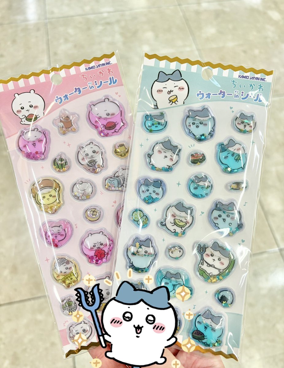 MeMe__3355's tweet photo. 田舎のショッピングセンターに
普通に売っててビックリ😳😳😳

#ちいかわウォーターインシール https://t.co/BMKgjmYf8H