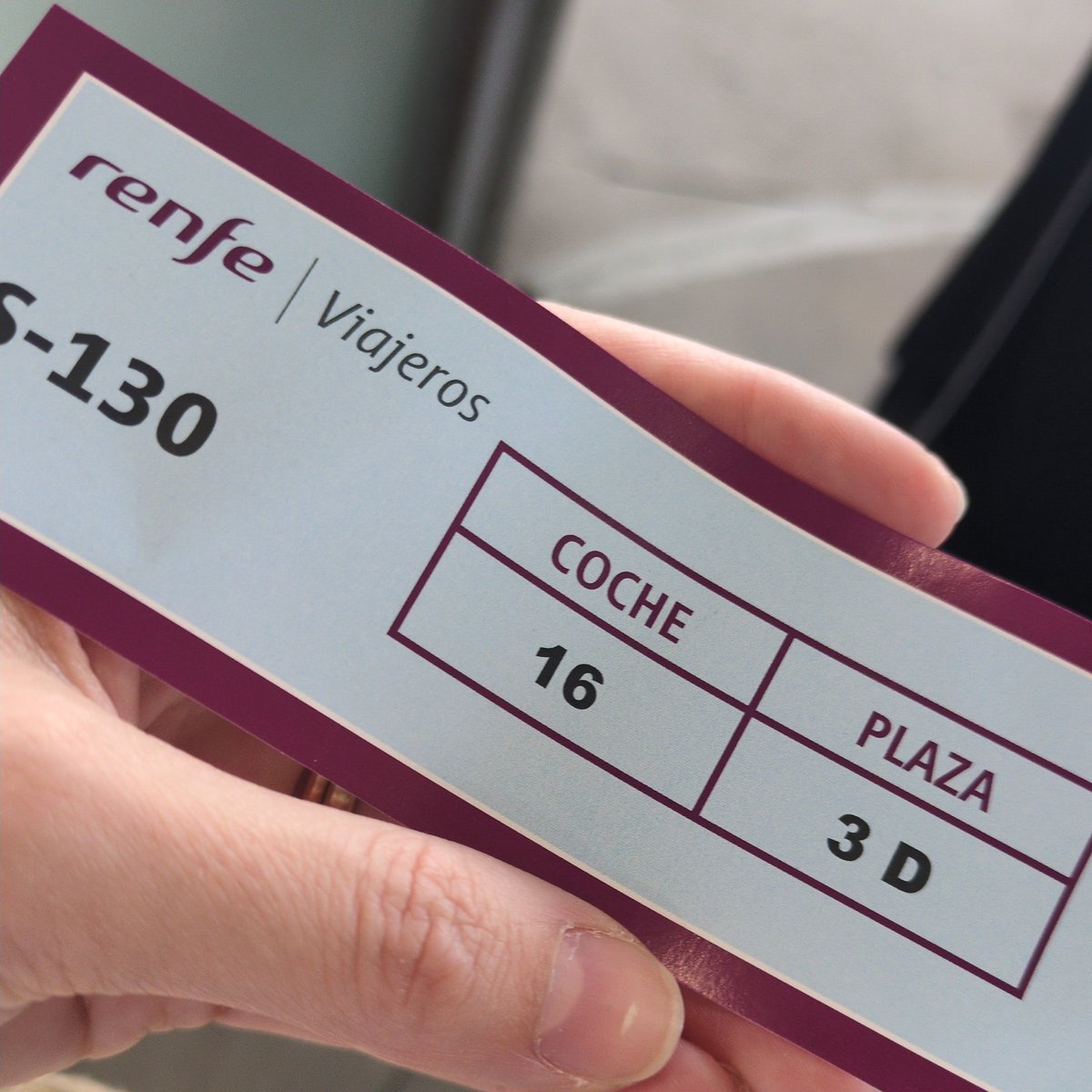 RubiasPoderosas's tweet photo. AVE Gijon - Madrid con salida a las 11:09
- de AVE a ir en dos Alivias a 11:31
- reparto de "vales" en la estación 
- gente con billete y sin asiento @oscar_puente_  @Adif_es @transportesgob, ¿qué estáis haciendo con los 80€ del billete? ¿Indemnizáis o también es causa ajena? https://t.co/CxvQF8a7Ni