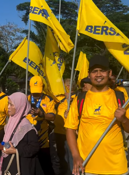 1m4u4ever's tweet photo. Sekawanan KANCIL dah boleh kot buat rondaan untuk turunkan semua bahan kempen untuk ditebarkan ke Nogori 9 lak...maklumlah, sukarelawan semuanya berkhidmat demi negara...

Tak perlu TUNGGU keputusan sebab memang akan muncul jua kelak...tunggu kalu buang masa jer..

JOM! https://t.co/RJkgTJ6mFD