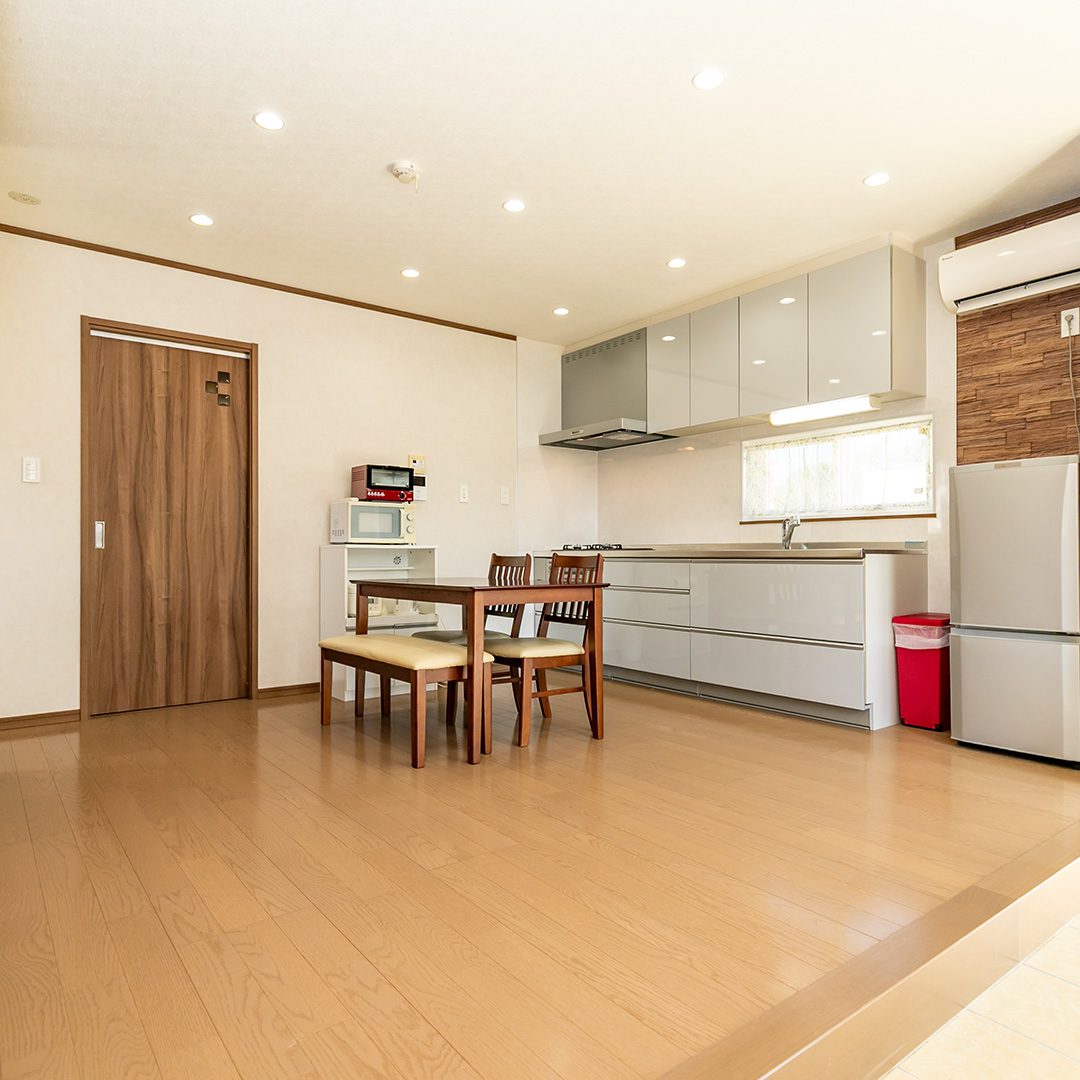 SmlEstate's tweet photo. 和歌山県白浜町

ゆとりの19帖和洋室と土間が魅力の温泉付住宅を追加しました。

物件詳細はコチラ
https://t.co/961LAbFoUt 
ぜひご確認ください。

#田舎de暮らそう https://t.co/CUc1FH5vcQ