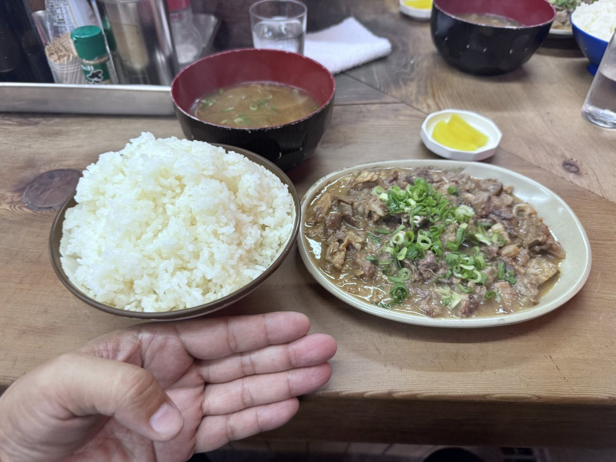 chicken's tweet photo. 以前に臨時休業で食べ損ねた、「味のお福」さんに再チャレンジ。今回はちゃんとありつけました。
ご飯もどて焼きも大盛りにしたんですが、ギリギリ完食。すんごいボリュームでしたが、美味しく最後まで食べられました。
…次は普通盛りにしようw https://t.co/VyzJhgesUA