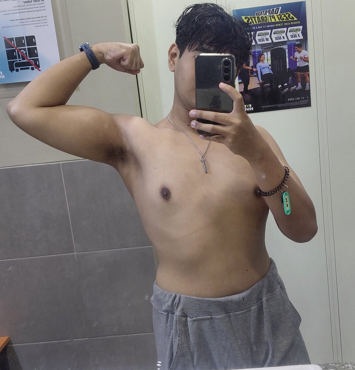 itzdickii2's tweet photo. Habis gym lagi https://t.co/0S8i4UsXl8