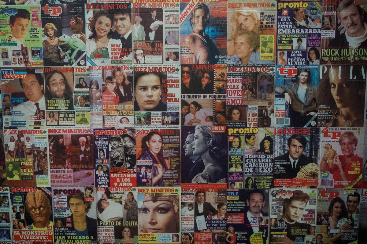 MADRID's tweet photo. 📼📚 ¿Recuerdas los cuadernos Rubio, Espinete o el videoclub del barrio?

La exposición 'Yo fui a EGB' llega a Conde Duque dentro de @VeranosVilla. Una experiencia inmersiva, gratuita e intergeneracional hasta el 30 de agosto.

ℹ️ Más información 👉 https://t.co/CPdy1wgACz https://t.co/rNis6Np9aP