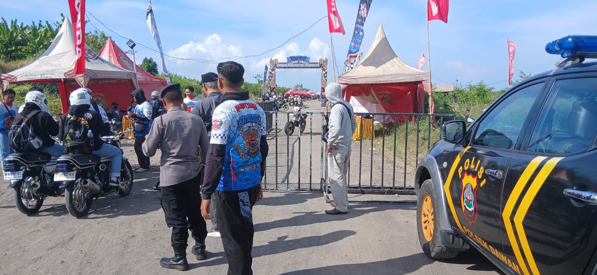 polsekdawanp's tweet photo. Polsek Dawan Amankan Event Jambore Daerah I CB Bali 2026

Personel Polsek Dawan melaksanakan pengamanan kegiatan Jambore Daerah I CB Bali Tahun 2026 yang berlangsung di kawasan Pusat Kebudayaan Bali (PKB), Desa Gunaksa, Kecamatan Dawan, Sabtu (11/7).

#PolriUntukMasyarakat https://t.co/HYpnTfng3W