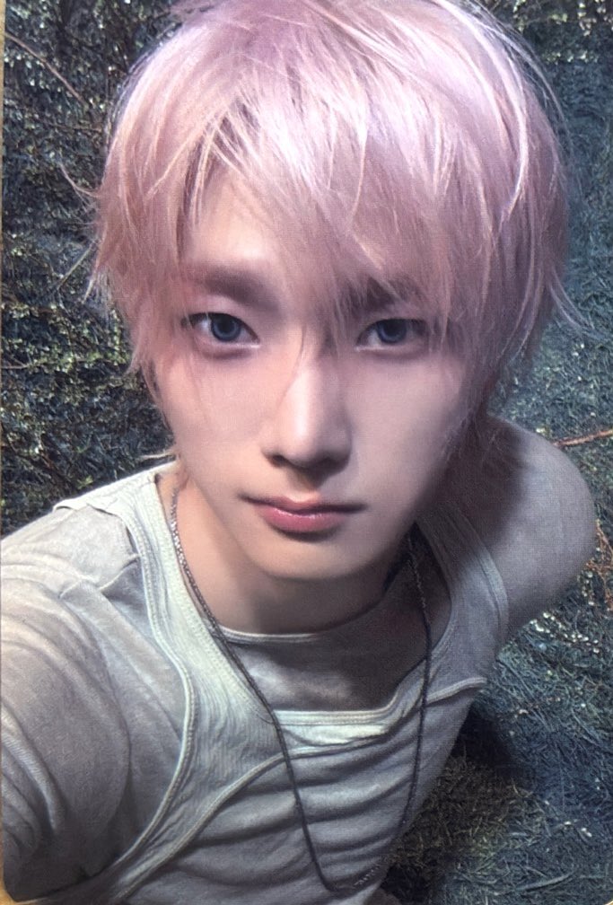 kiriguukie's tweet photo. these pink hair sungho pcs are fucking CRAZY https://t.co/6cfhX8CQwV