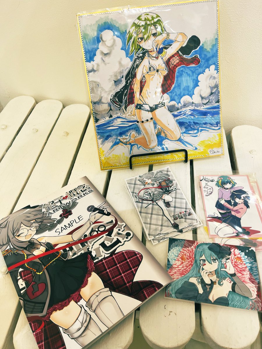 xmartieisgood's tweet photo. 💔展示会開催中👓

元町・中華街駅近く「AAA GALLERY様」にて『メランコリー展〜−2026 vol.3』参加させて頂いております！本展示会用の描き下ろしイラスト展示・イラスト本、ポストカード、一点物原画販売あります✒️

開催期間:7/11-7/24

入場無料なので是非遊びに来て下さい🙋‍♀️

#aaagallery https://t.co/ebpq0kr2F6