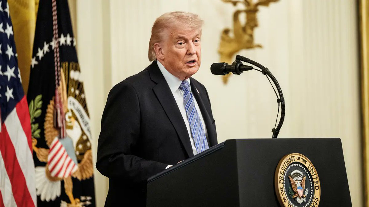 YOUR_INFOBOX's tweet photo. Donald Trump issued a stark warning to Iran after chants and banners calling for his assassination appeared during the funeral of Ayatollah Ali Khamenei.

Posting on Truth Social, Trump said that if Iran attempts to kill him, the U.S. military is prepared to unleash hell. https://t.co/hzKXTgVViM