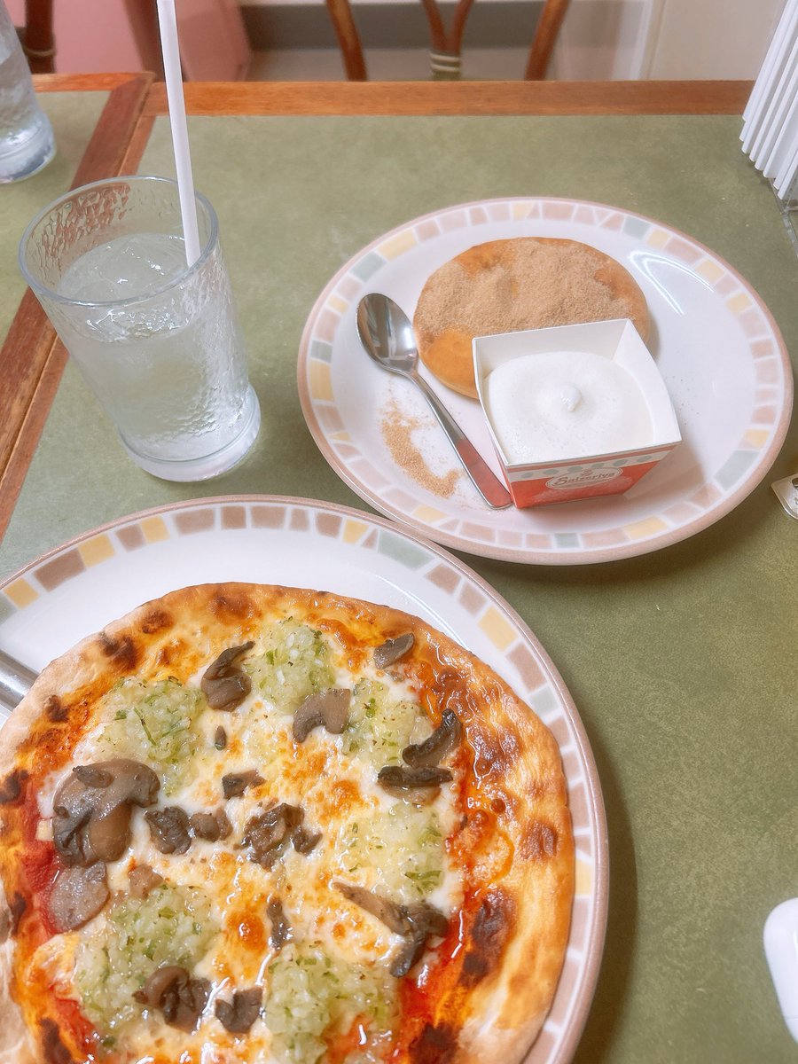 niraenoki's tweet photo. 披萨！ https://t.co/e1Wc8NMpTA