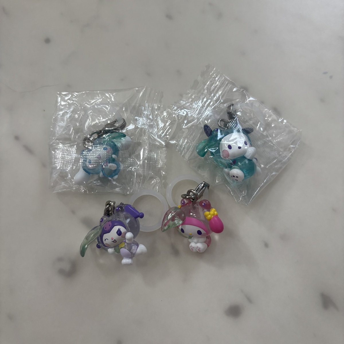 __ayon__'s tweet photo. 【交換】サンリオキャラクターズ けろけろパーティ めじるしアクセサリー 

【譲】シナモン、ポチャッコ、マイメロ、クロミ

【求】キティ

郵送での交換希望📮
よろしくお願いいたします。 https://t.co/cTRwfKouzD