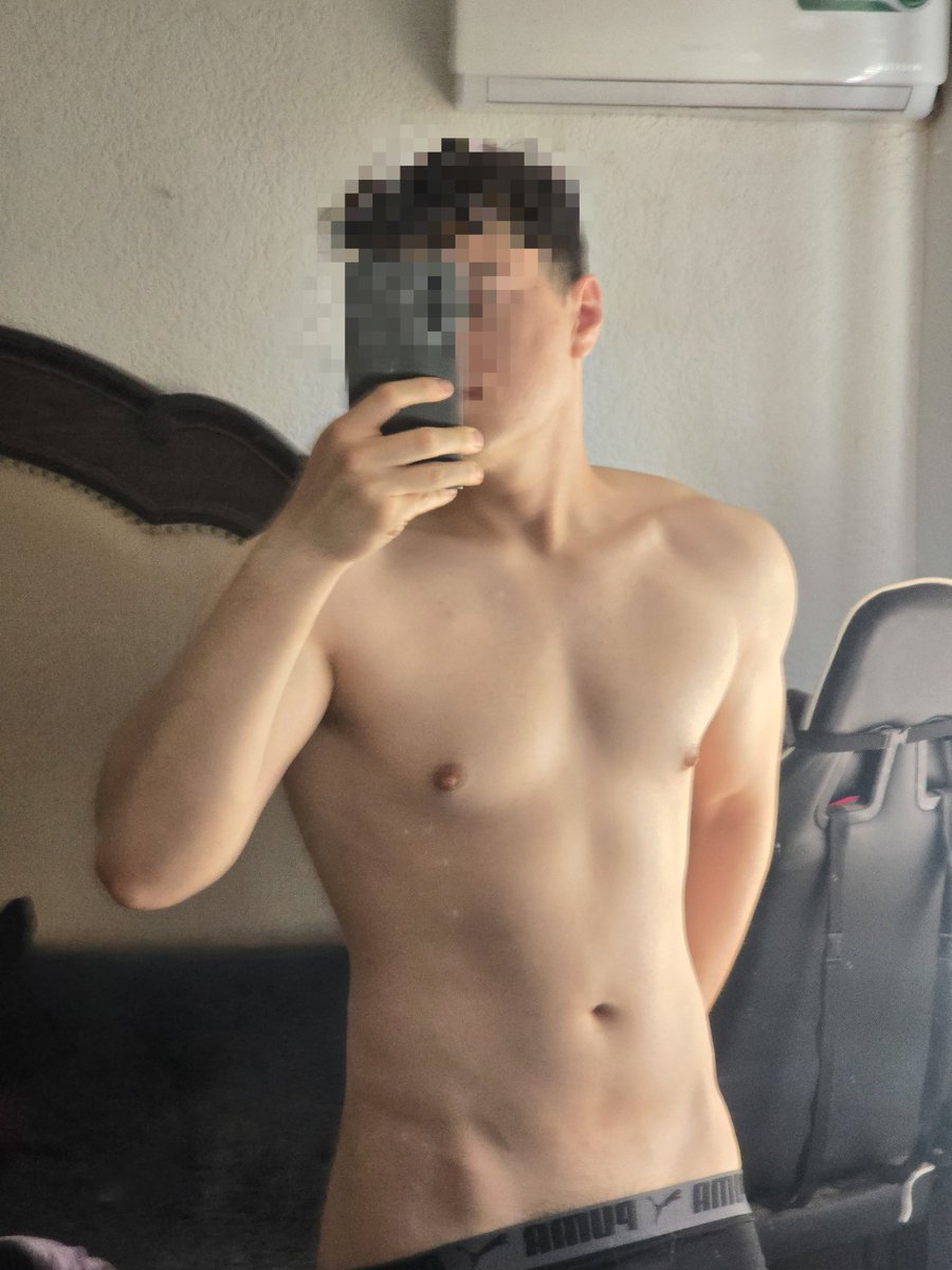 ItsLukaKade's tweet photo. que opinas de este tipo de cuerpo? https://t.co/3fyjqtuIIs