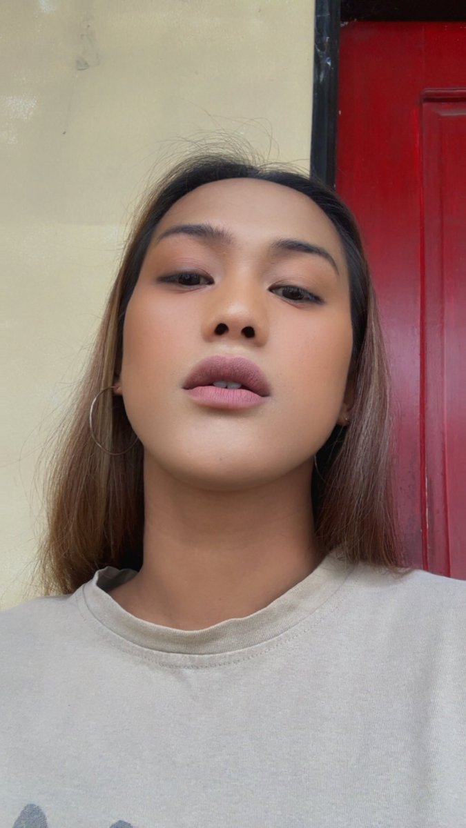 MaureenMor8877's tweet photo. Full glam even if I’m at home coz it’s raining 🌧️

#altertrans #altertranspinay #alterpinaybooking #alterqc #alterbulacan https://t.co/JOg1wXNEBG