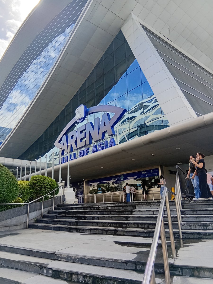 ryujinalways's tweet photo. andito na po ako sa may ticket booth https://t.co/5Yd3WtO7UP