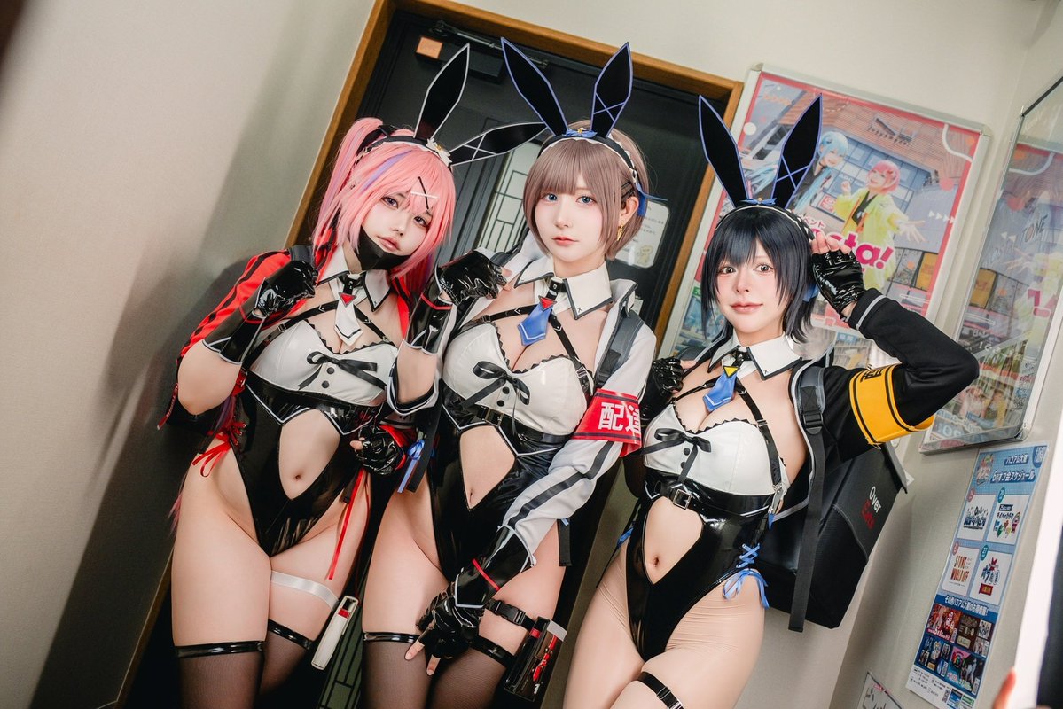 amane_azusa's tweet photo. 複数枚の画像表示が横スクロールになったらしい〜！

お気に入りの配達バニーガールの併せ、スクロールして見てほしい🐰🎀
3、4枚目はオフショ📸

#配達バニー併せ0614 https://t.co/9liApXcOpg