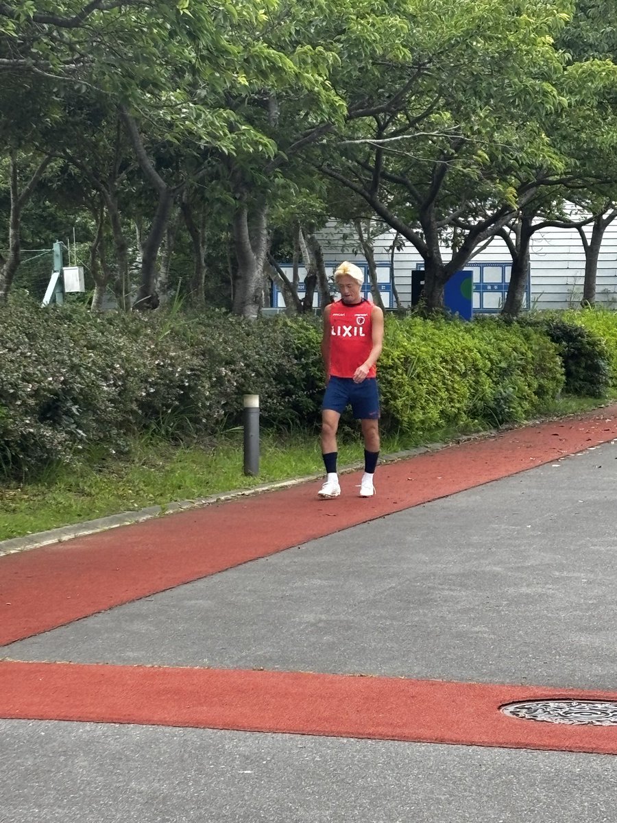 mhtk908's tweet photo. ぴえん
優磨せっかく目の前通ったのに、後ろ姿と微妙にピンボケしか撮れなかったァァ
動画回せ… https://t.co/rGyLxSemkn