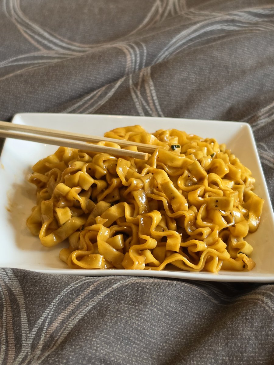 aboumeow's tweet photo. Those arih noodle are sooooo good when are they coming to europe https://t.co/2NozZwCfr8