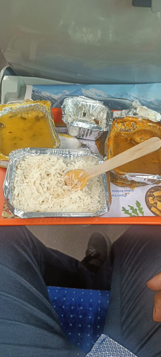 saurav33979's tweet photo. @RailwaySeva @RailMinIndia 
Whosoever deciding quality and quantity of Vande Bharat foods needs immediate medical treatment. https://t.co/IaaXe0Ki0J