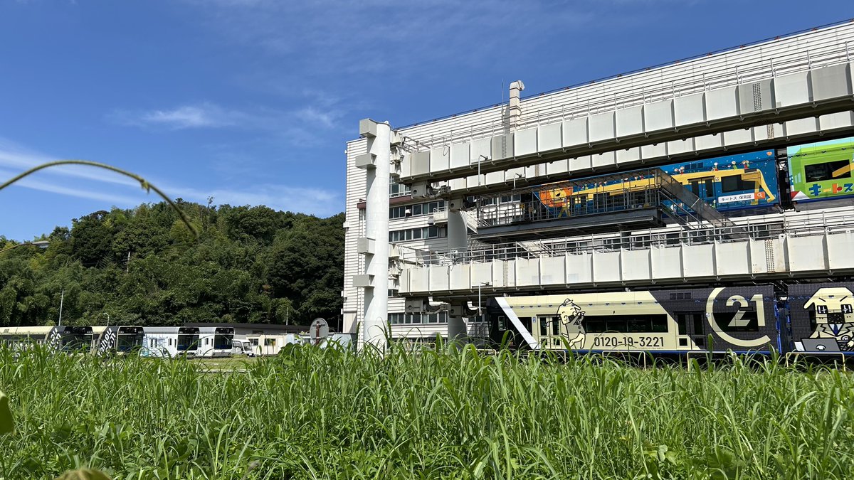 Sakura_EF65's tweet photo. 先輩を見送る後輩。
#千葉モノを愛でる https://t.co/M8cE9Naieq