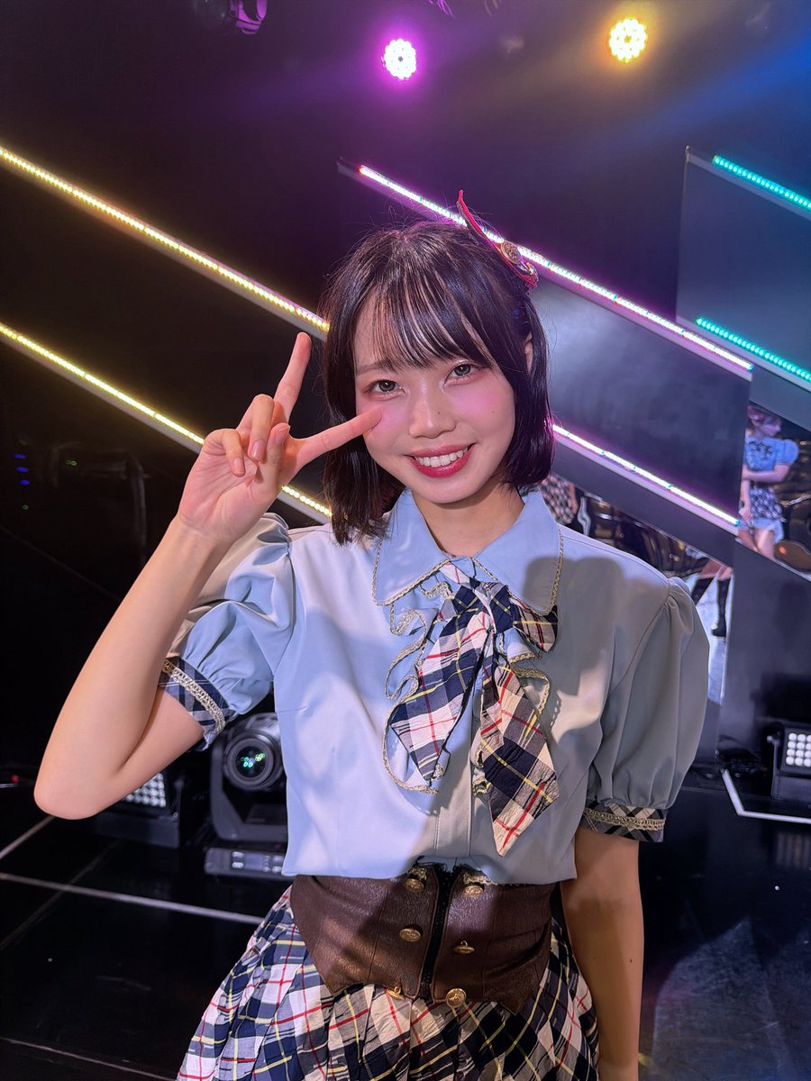 reia_hkt48's tweet photo. 私にとって、現劇場最後の #逆上がり公演 でした🥲🤍

公演初日に向けて、そして劇場がお休みしてる期間、本当にこのステージで沢山練習して、何度もリハーサルを重ねました。

私は思いっきり踊れるこの逆上がり公演が大好きです！💓観に来てくださった皆さん、本当にありがとうございました🙂‍↕️✨ https://t.co/Q5osT1p3qA