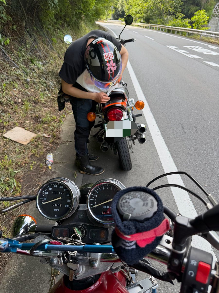 heikigenki's tweet photo. 無計画にお土産を買うと走行中にドラブルになりますよー🤣🤣 https://t.co/NzwnJmFcY3