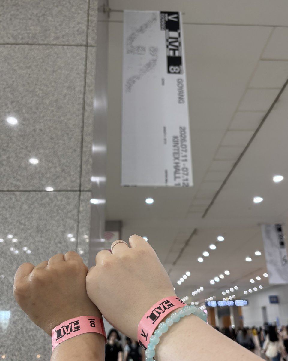 THEight_8's tweet photo. 오조오억년만의 콘서트 넘 기대된다…🥰 https://t.co/wt44zK4kFI