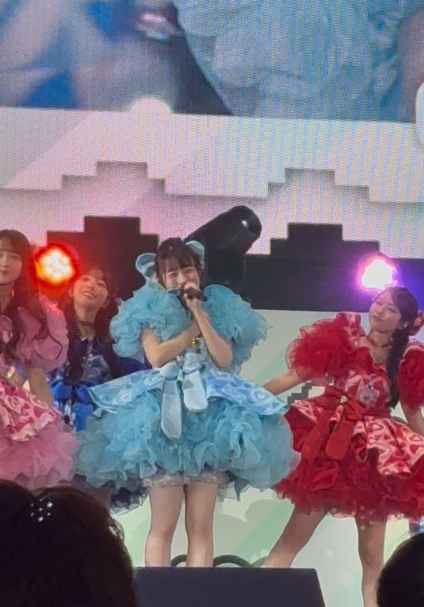wings____1's tweet photo. ううううプロにしたい理由、、、近かったのにこの画質、、、みゆが可愛いのはめっちゃくちゃ伝わるからいいけど、、、 https://t.co/NTW47E9Chq