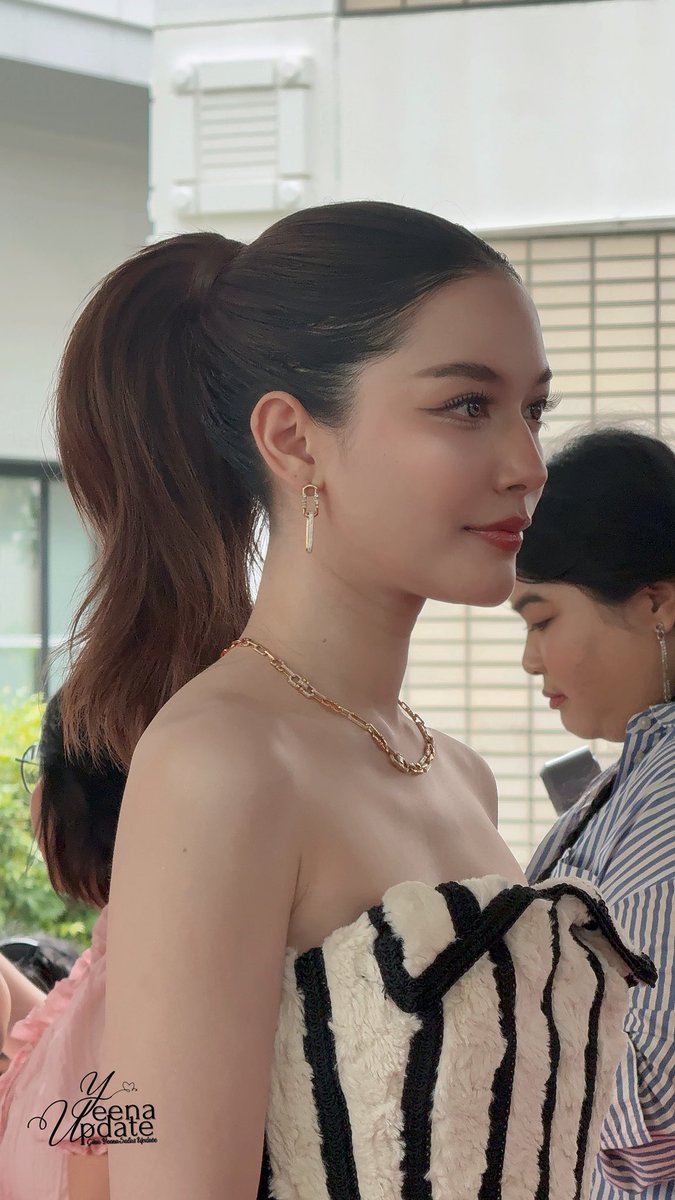 yeena_update's tweet photo. เอากล้องมือถือไปก่อนนะคะ รอกล้องหลักแปป สวยอ่ะ สวยตาแตกกกมากกก 

GINA AT TVGOLDAWARDS

#TVGOLDAWARDS https://t.co/5E3kvctpIp
