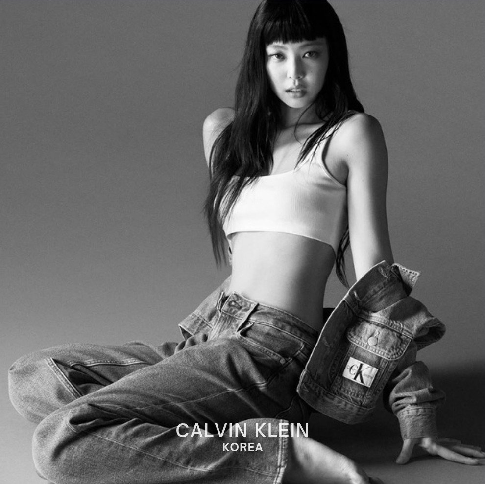 ckbyode's tweet photo. Ruby Jane for Calvin Klein.

Effortless confidence in classic denim and CK essentials. Simple, bold, and undeniably timeless.

캘빈 클라인을 위한 루비 제인.

클래식 데님과 CK의 필수 아이템으로 연출한 자연스러운 자신감. 심플하면서도 대담하고, 시대를 초월하는 디자인. https://t.co/3IFsft4pCm
