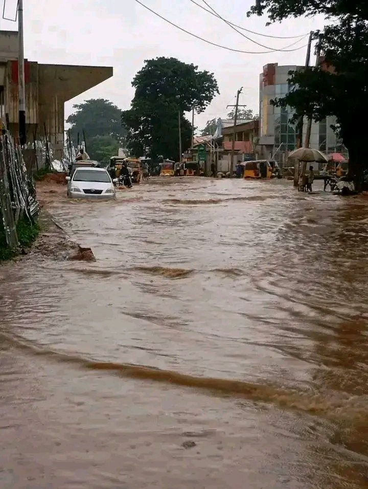 aliyuwali220's tweet photo. UBA SANI PROMOTERS, PLEASE TELL US WHAT IS THE DIRECTION OF THIS GOVERNMENT? WE ARE DEEPLY CONCERNED AND HEARTBROKEN

Those of you promoting Uba Sani, we beg you come out and sincerely tell us Where is the direction of this government?
 We are genuinely confused, worried, and our hearts are heavy with pain over what has become of our dear state.

The only work this administration shows is on social media  fancy videos and propaganda. Nothing real on the ground.Just taje a Look at the unfinished bridge in Kofan Doka, Zaria  every rainfall turns it into a dangerous river, putting our brothers and sisters at serious risk. Even worse, the Agwaro claimed the precious life of an innocent young girl. How many more lives must we lose because of this negligence?

 This is heartbreaking and unacceptable.
We are deeply concerned as investors are fleeing Kaduna daily, businesses are shutting down, and our economy is collapsing. Our people are suffering terribly. We are being consumed every single day by shocking incompetence, while insecurity continues to terrorize our communities.

We once had a governor who actually governed who cared, delivered visible projects, and gave us hope. But today under Uba Sani, it feels like the state has been abandoned. Our children’s futures are being destroyed. Our safety is gone. Our hope is fading.

This pains us greatly. We cannot continue like this. The suffering is too much. The negligence is too painful to watch.

His administration has failed us woefully. No direction. No care. No results  only social media deception. We are crying out for change because we love Kaduna and we deserve far better.

2027 will surely come, and we will use all constitutional means available to vote out this administration InshaAllah. this failed leadership.

The time to rescue our state is now! 

#UbaSaniMustGo
#KadunaDeservesBetter
#RescueKaduna
#VoteThemOut2027