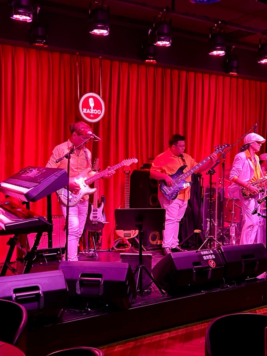 KamilahPhikl's tweet photo. Just had the most electrifying indie band show at the downtown venue—crowd went wild for every track! Can’t stop replaying the live energy, already counting down to their next gig. https://t.co/LLipIp12hq