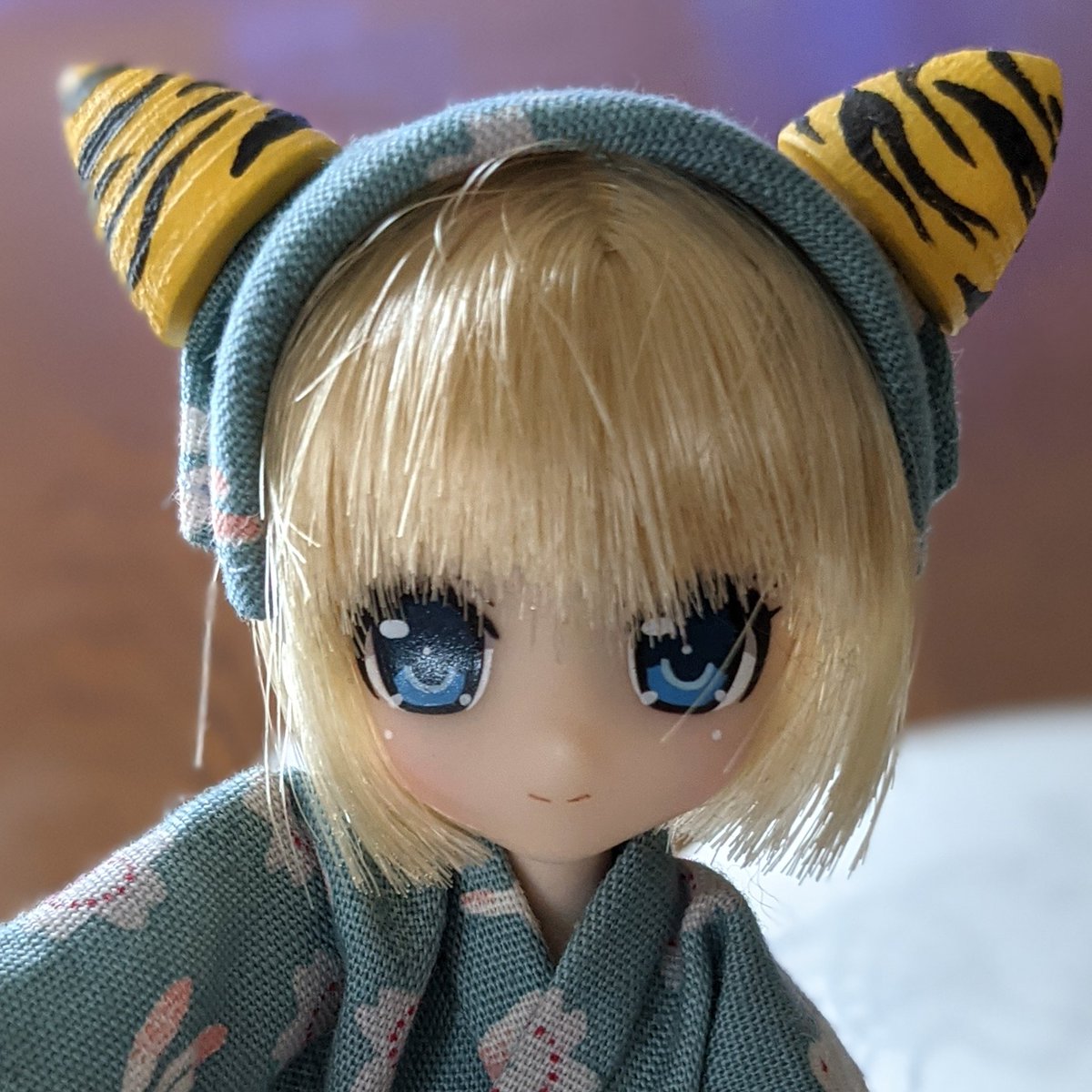 minta_kanagawa's tweet photo. 「まだできないなんて、あせってはだめですよ。ここポイントじゃありませんこと」
あうー、今日中に編みあがりそうなんだけどね…
「がっつですわー！」
（主任、鬼になって間もない頃は表情違うね…すまないね…の過去写）
＃みかん工房　＃らめび https://t.co/JnWEKMcNqI