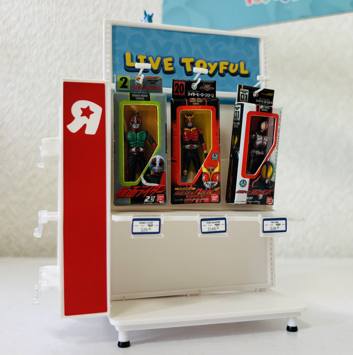 トイザらスのおもちゃ棚ミニチュア。 テーブルの上で手軽に永遠の子供