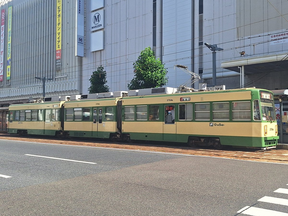 NDC46HM1's tweet photo. 3700型が2号線続行で来るとか
個人的にヤバイんですが… https://t.co/qGarMFVxK9