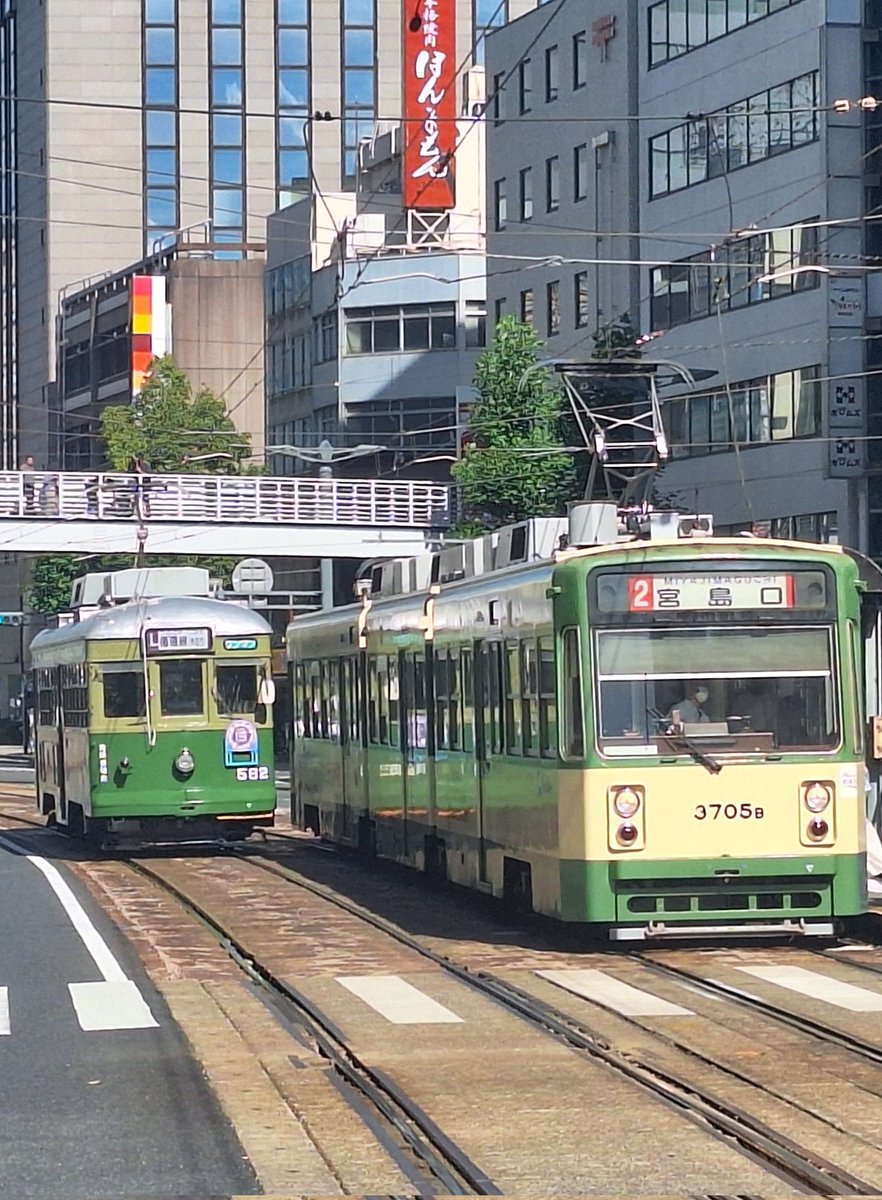 NDC46HM1's tweet photo. 3700型が2号線続行で来るとか
個人的にヤバイんですが… https://t.co/qGarMFVxK9