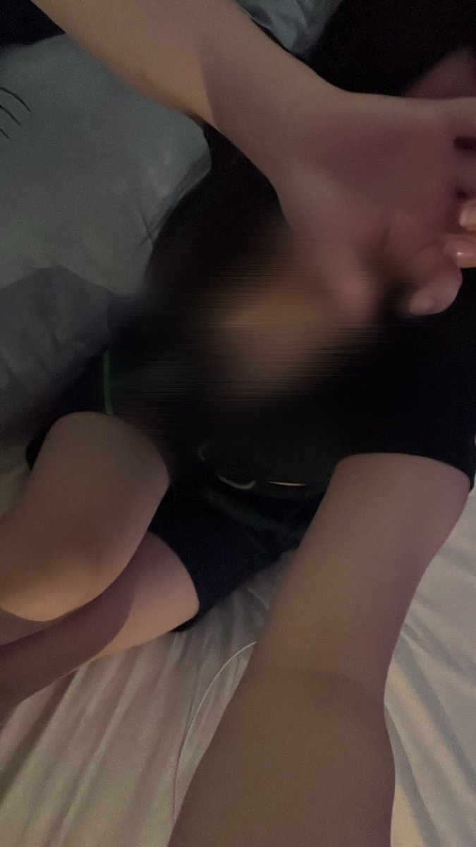 y70ra0's tweet photo. モザイクないのみたい人DMきて
 #裏垢 #裏垢女子 https://t.co/Xyn9AAr9zR