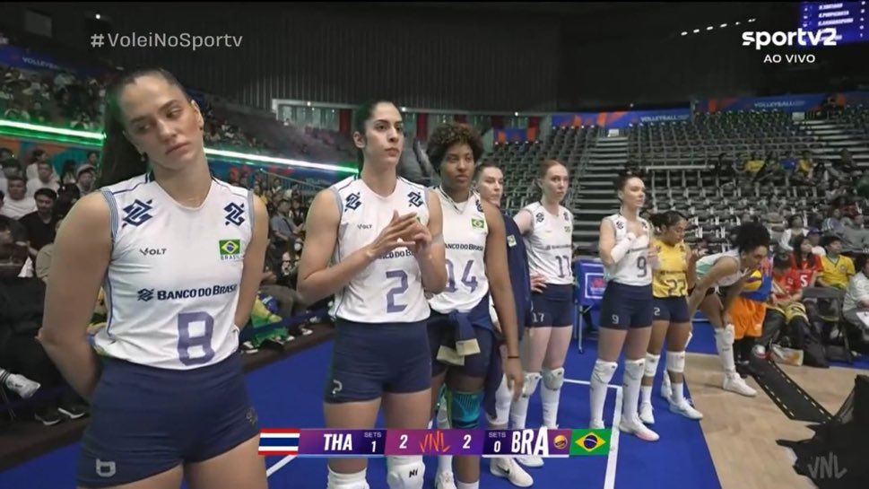 luuizacarolinaa's tweet photo. Elas assim: “me coloca que eu resolvo” #VoleiNoSportv https://t.co/MZUe9eO1Ek