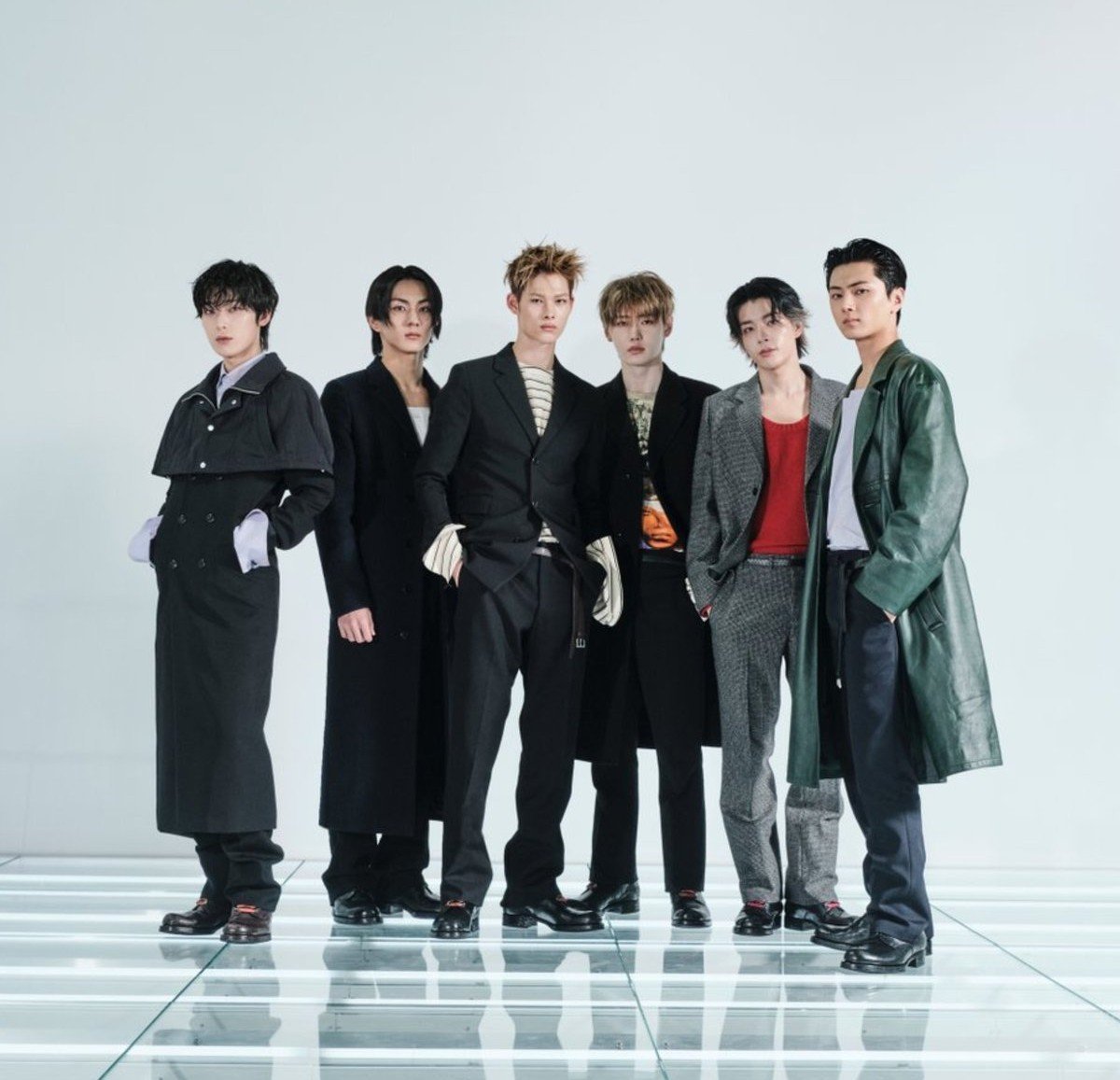 about__enhypen's tweet photo. ENHYPEN were the #1 CELEBRITIES with the highest MIV at the Milan AND Paris Fashion Weeks COMBINED [S/S 27 Men's Show]

#1 ENHYPEN - $ 28.9 million MIV
#2 CORTIS - $ 16.1 million MIV
#3 Naravit Lertratkosum - $ 12.6 million MIV https://t.co/qZ1cCofAwz