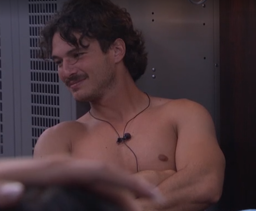 firsthoh's tweet photo. Rome loves being shirtless #bb28 https://t.co/heZkR7OEnq
