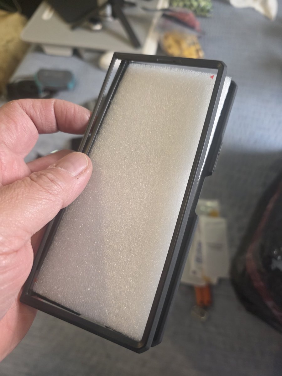 JRRodriguezIV's tweet photo. Mobosi military grade armor casing 18 feet drip test for my Samsung Galaxy Z Fold 7

#TechVlogKing 
#Mobosi
#ZFold7 https://t.co/neRZQeQJS3