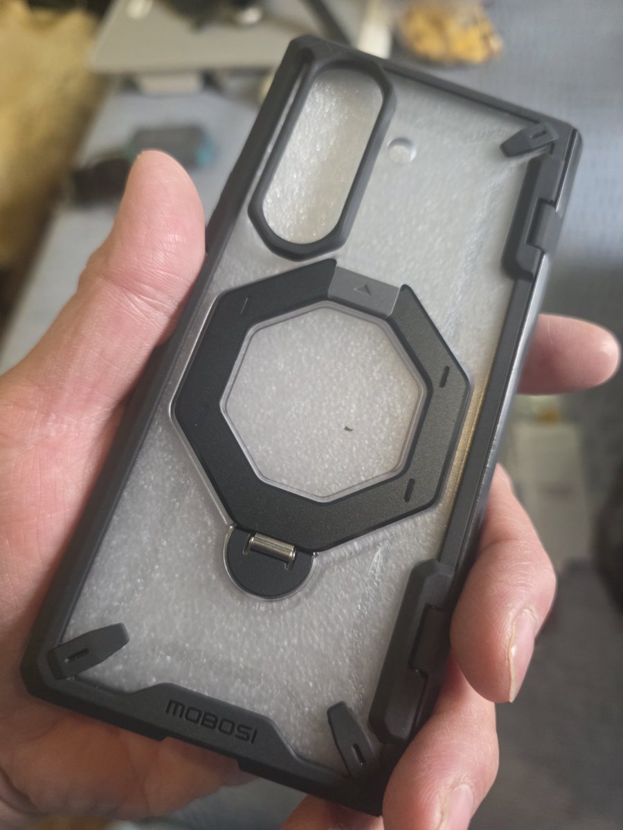 JRRodriguezIV's tweet photo. Mobosi military grade armor casing 18 feet drip test for my Samsung Galaxy Z Fold 7

#TechVlogKing 
#Mobosi
#ZFold7 https://t.co/neRZQeQJS3