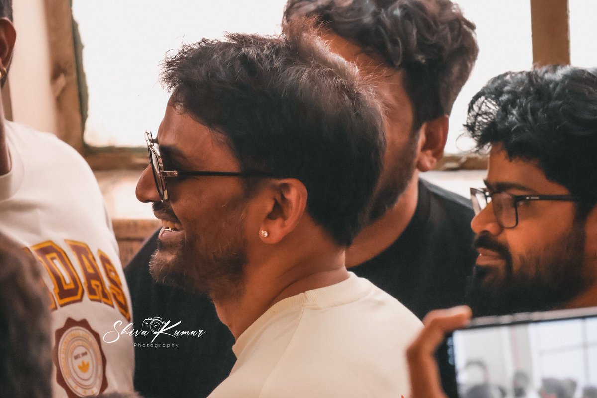 shiva__kumar_s's tweet photo. #RossiBhai AkA #Daali Anna 💥 
@Dhananjayaka ❤️‍🔥 At FDFS @mother_promise @daali_pictures
.
.
#MotherPromise #Dhananjaya #Daali #KFI #Sandalwood #FDFS https://t.co/xFAunLlpgD