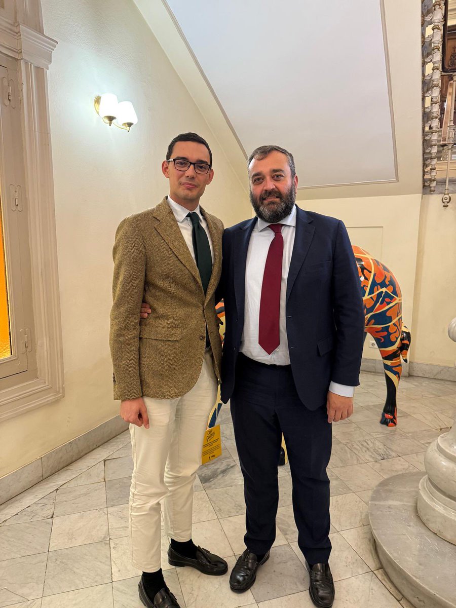 seguragc's tweet photo. 🗣️ El pellizco del día:

Querido presidente de @NNGGCentro, @dasilvamontes, enhorabuena por tu nombramiento como Vocal de la Junta Directiva de @nngg_Es con @Idancausa 

Este proyecto liderará la organización juvenil más importante de España con la voluntad de #VolverACreer https://t.co/V9Eftgj7o2